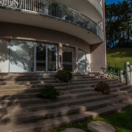 Le Cikhara Apartment *